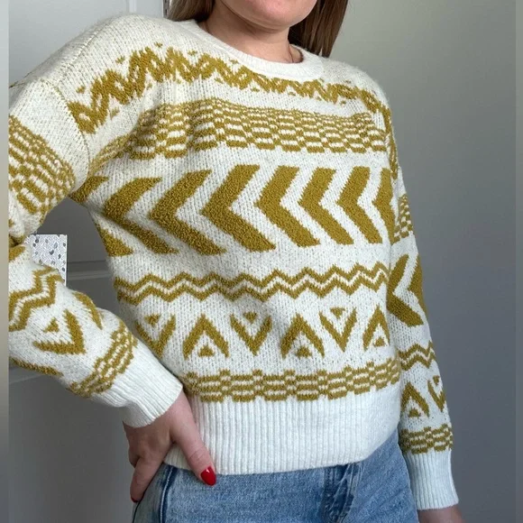 COPY - Textured Pattern Crew Neck Pullover Sweater - Picture 5 of 9